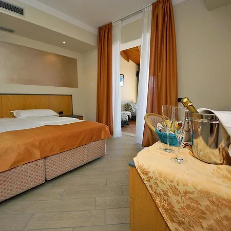 Park Zanzanu Готель 4*