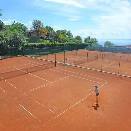 Park Zanzanu Готель 4*